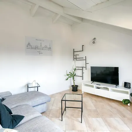 Luminosa E Accogliente Mansarda Apartment *