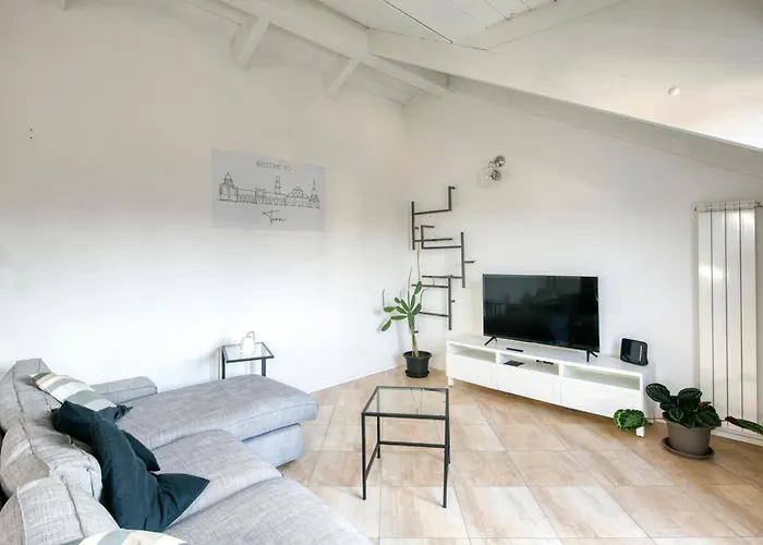 Luminosa E Accogliente Mansarda Apartament *